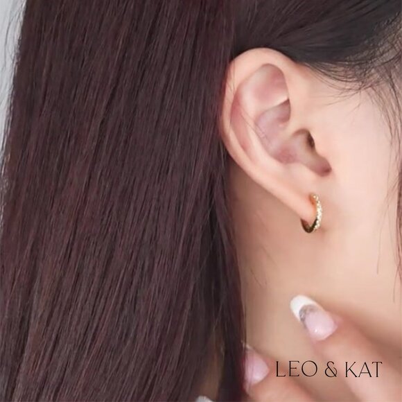 Reversible Eternity Zircon and Turquoise Huggies. 925 Sterling Silver. #1045 - Picture 2 of 6